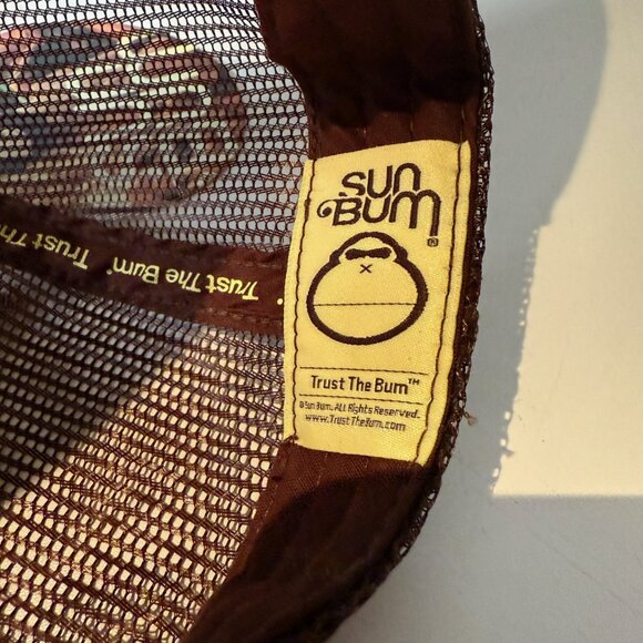 Brand new with tags Sun Bum Sonny white and brown trucker hat - Picture 6 of 8